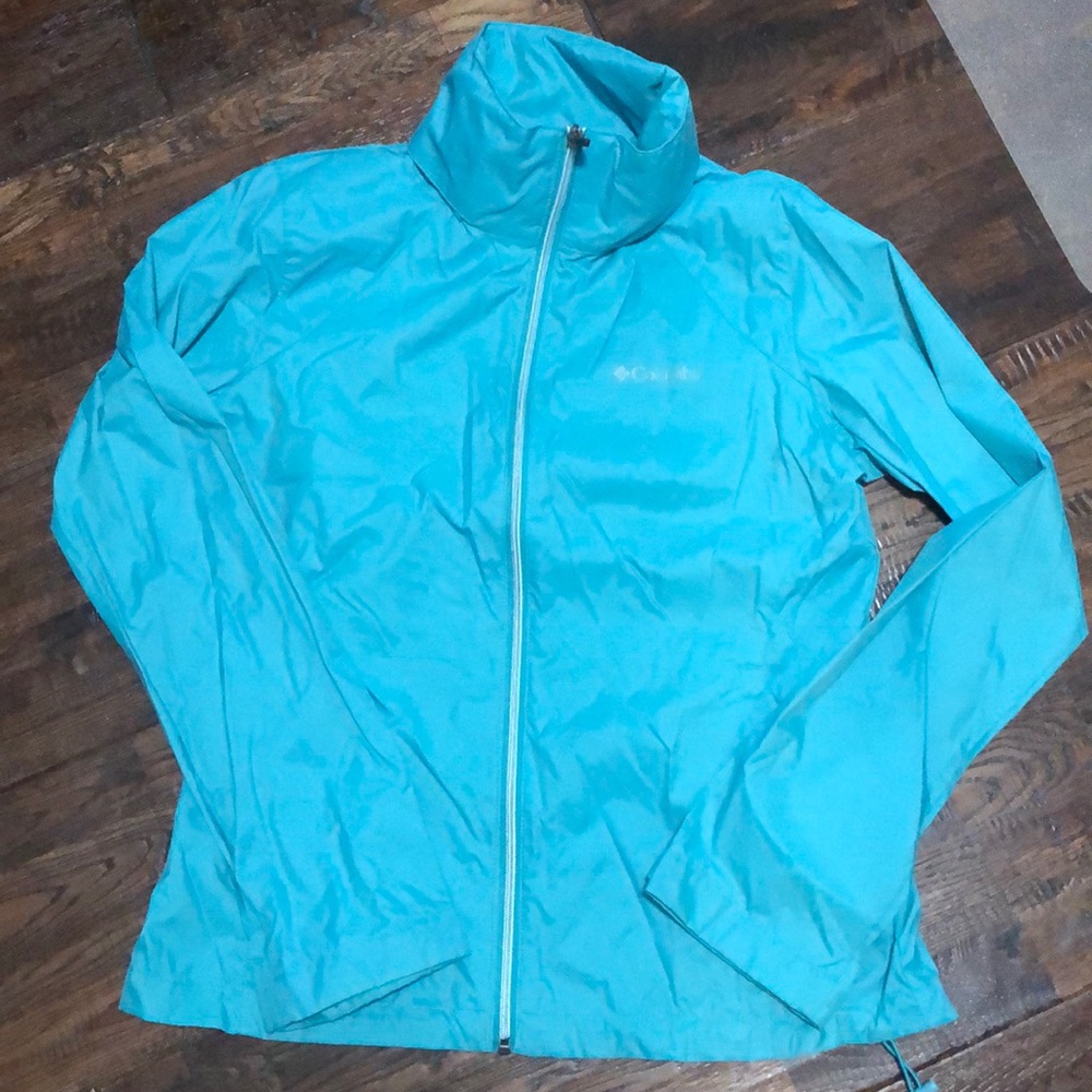 Columbia wind breaker with hood